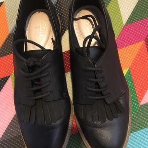Clark’s 6.5 W Oxford brogues black leather worn 2x